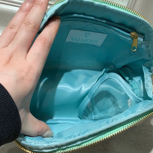 make up bag - Picture 3 of 4